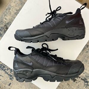 [BRAND NEW] Nike ACG Black Athletic Shoes Size 7.5